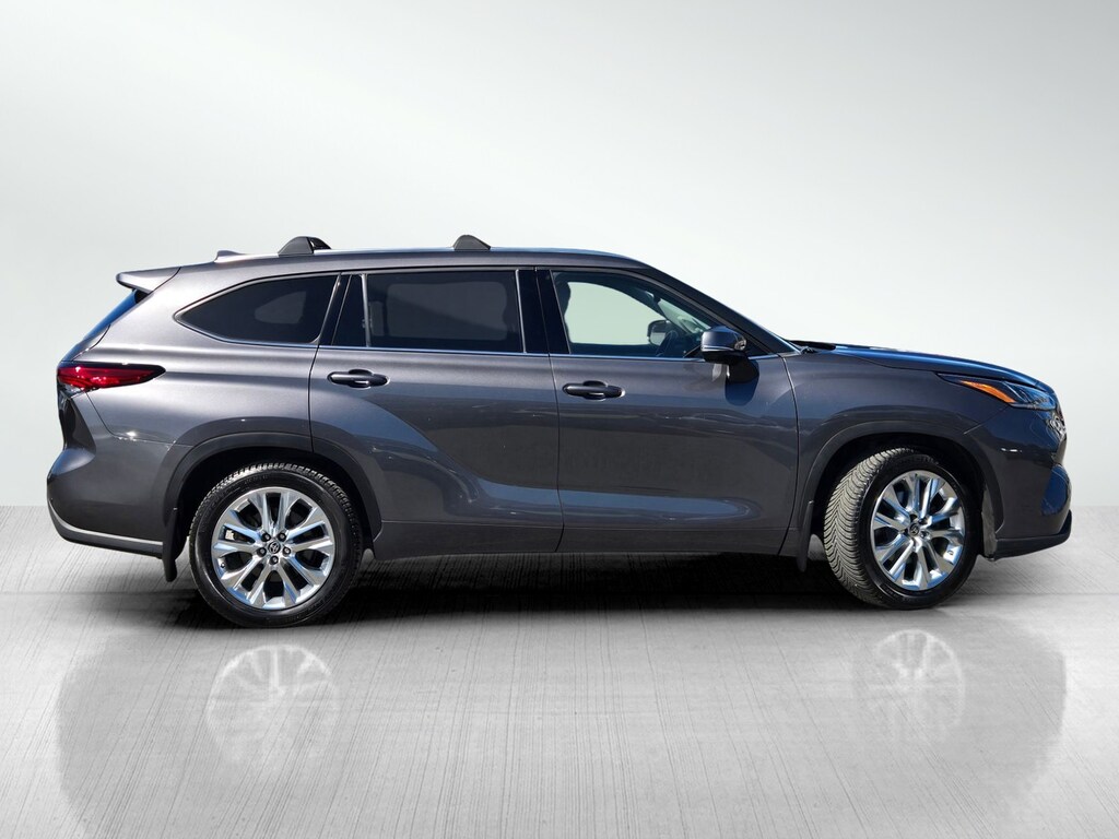 Used 2022 Toyota Highlander Limited SUV