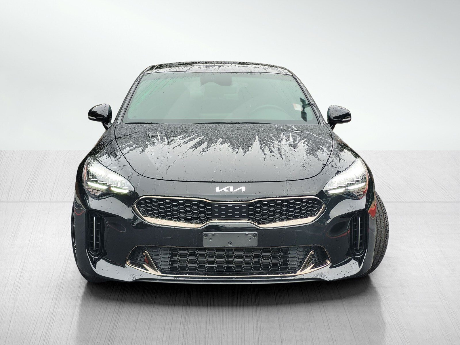 2023 Kia Stinger GT-Line photo 2