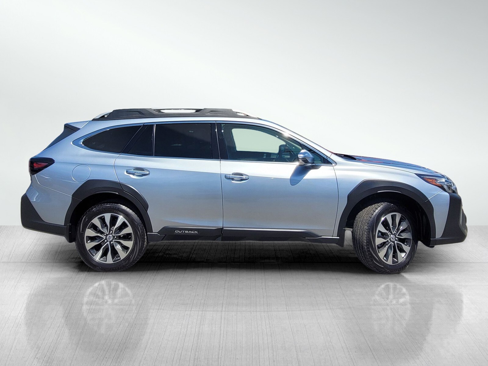 2024 Subaru Outback Touring XT photo 3