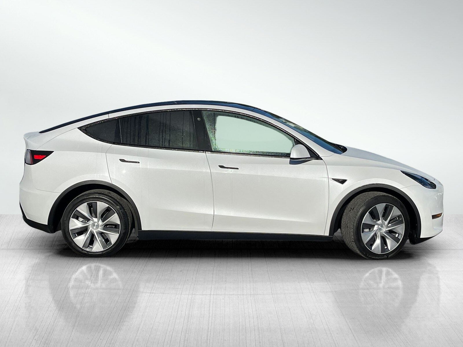 2022 Tesla Model Y Long Range photo 3