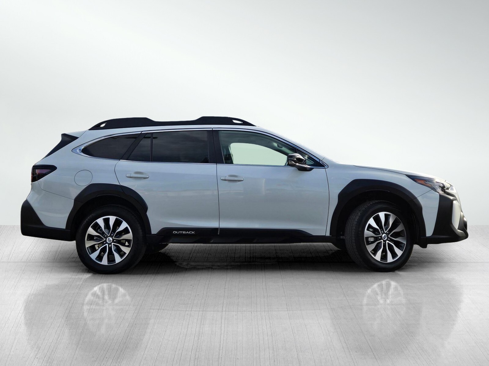 2023 Subaru Outback Limited photo 2