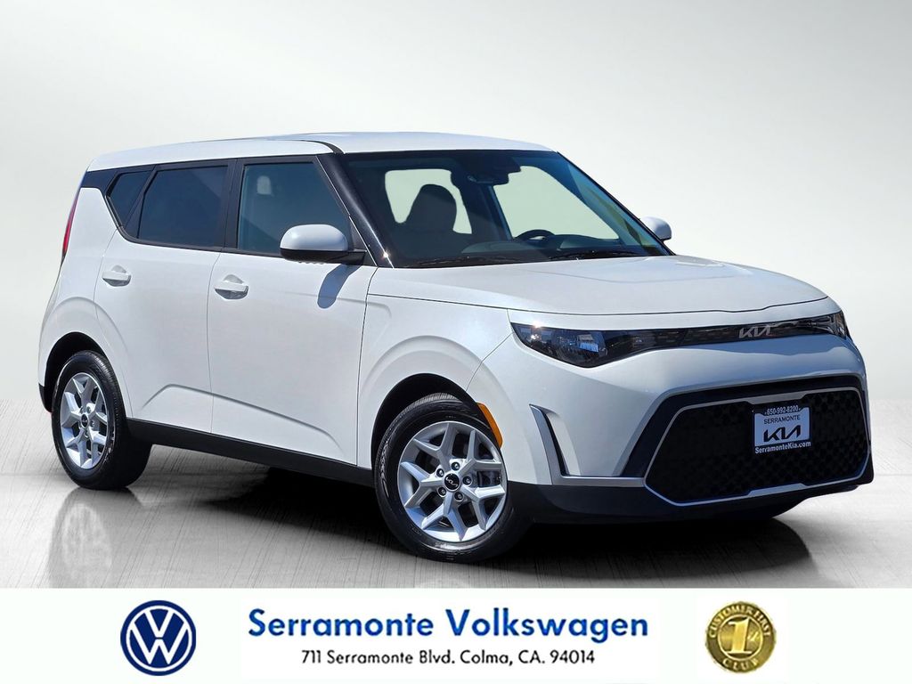 2025 Kia Soul 2.0L LX IVT's photo