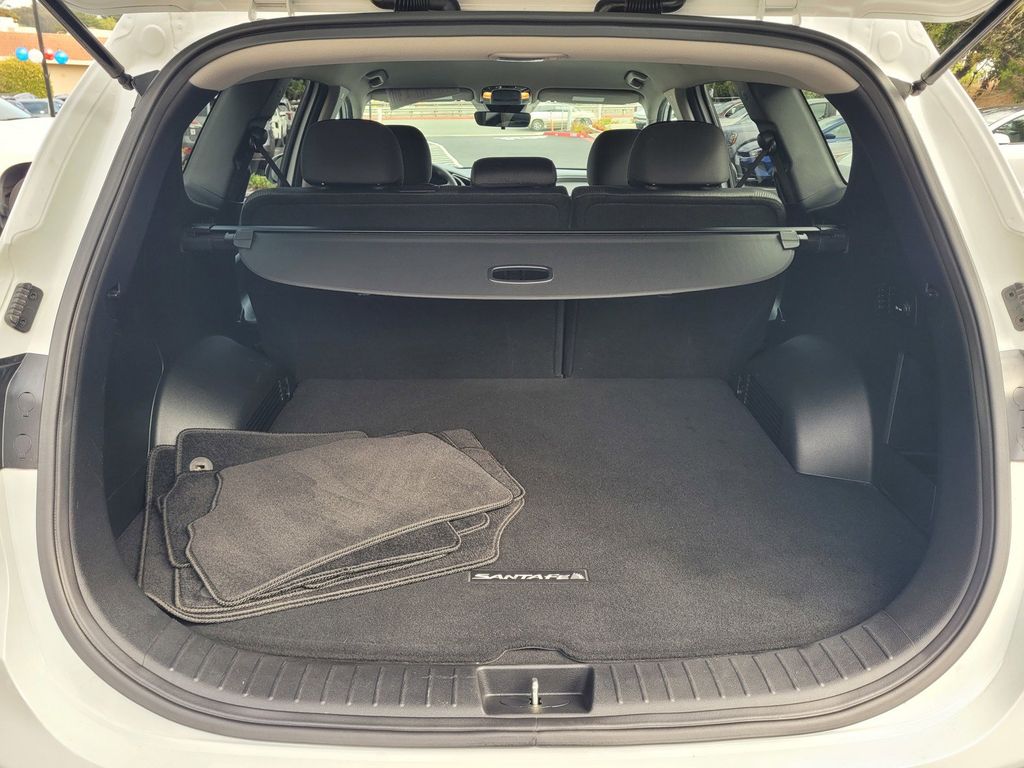 2022 Hyundai Santa Fe SE - Photo 10