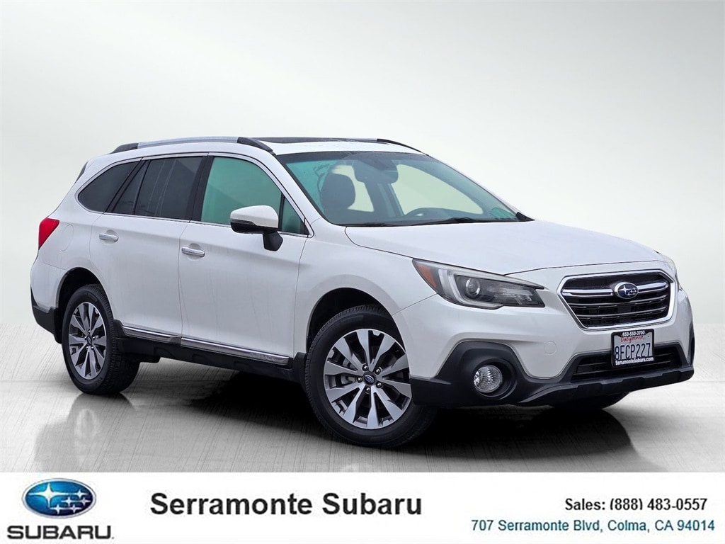2018 Subaru Outback Touring's photo