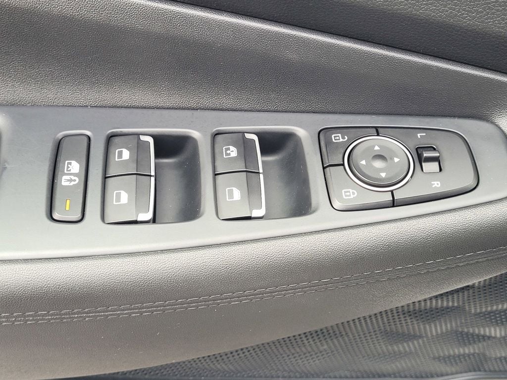 2022 Hyundai Santa Fe SE - Photo 18