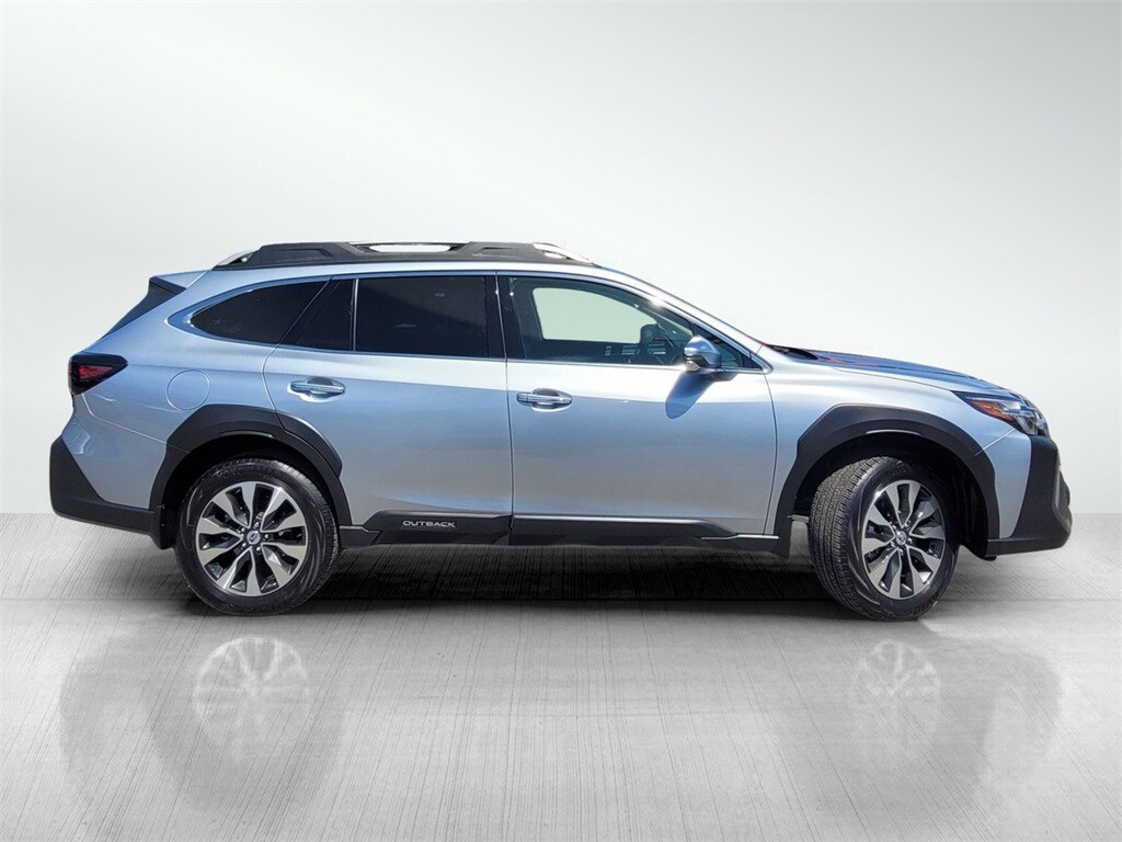 2024 Subaru Outback Touring XT photo 3