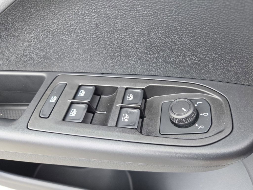 2024 Volkswagen Taos S - Photo 25