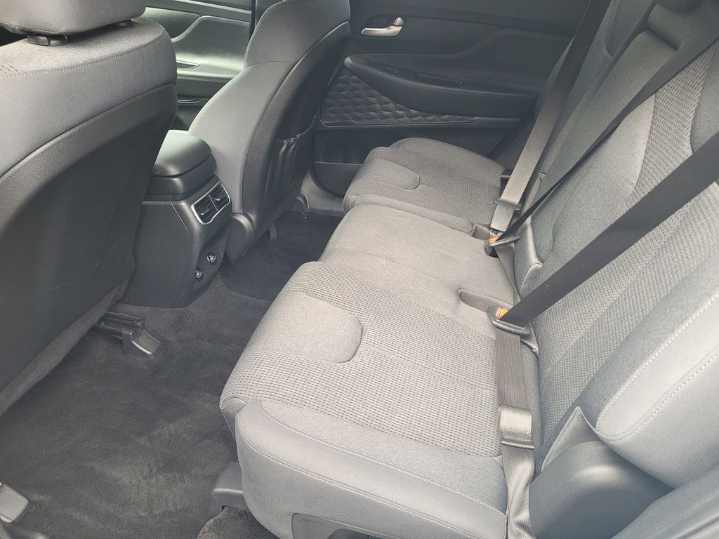 2022 Hyundai Santa Fe SE - Photo 14