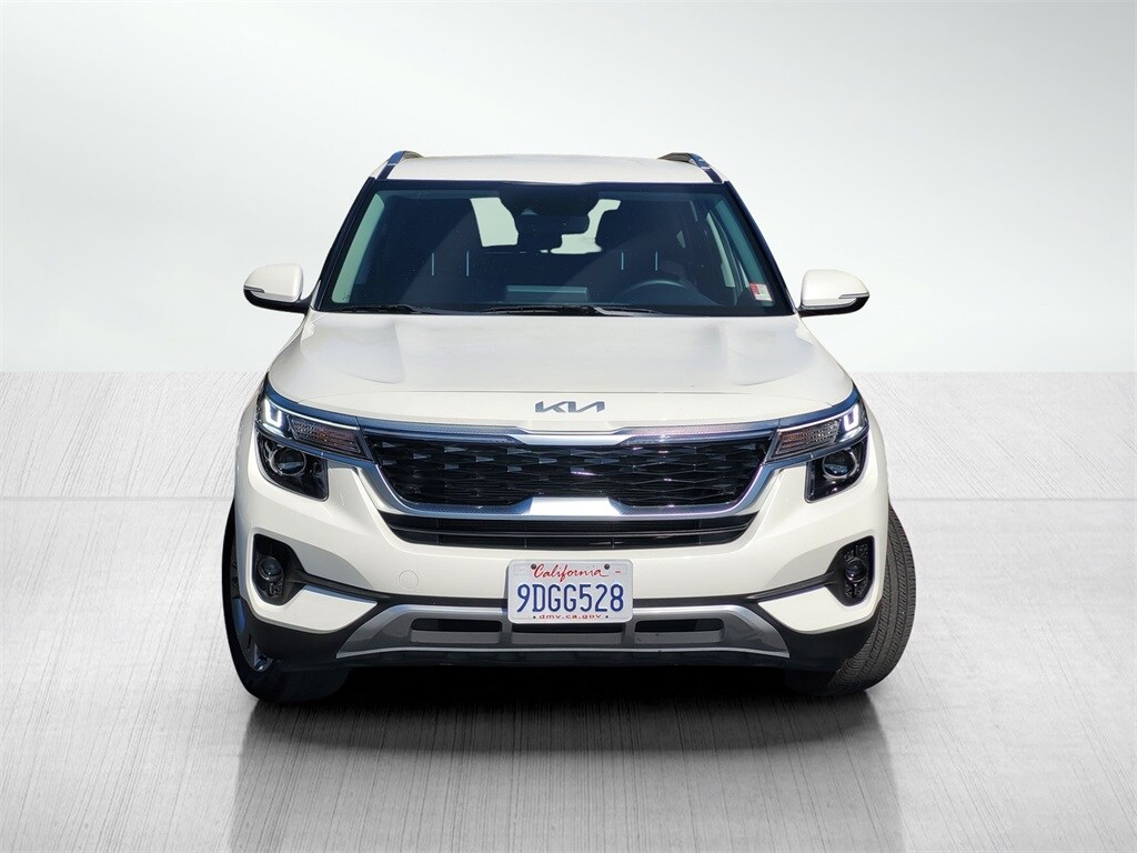 2023 Kia Seltos S photo 2