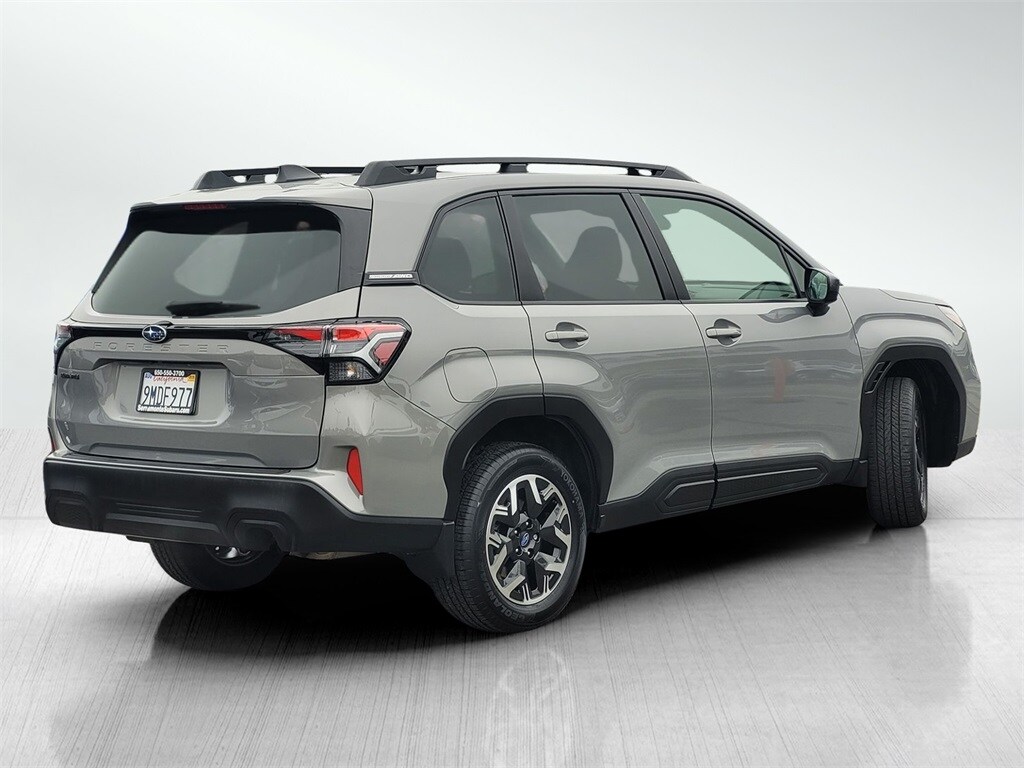 2025 Subaru Forester Premium Base photo 4