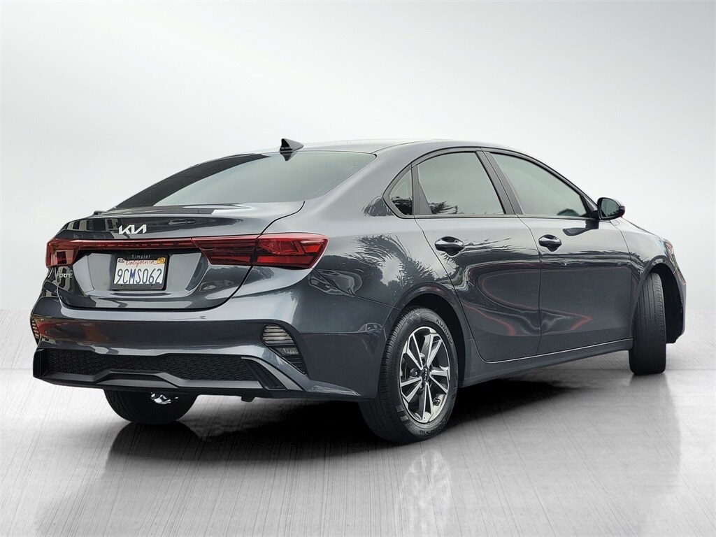 2023 Kia Forte LXS photo 4