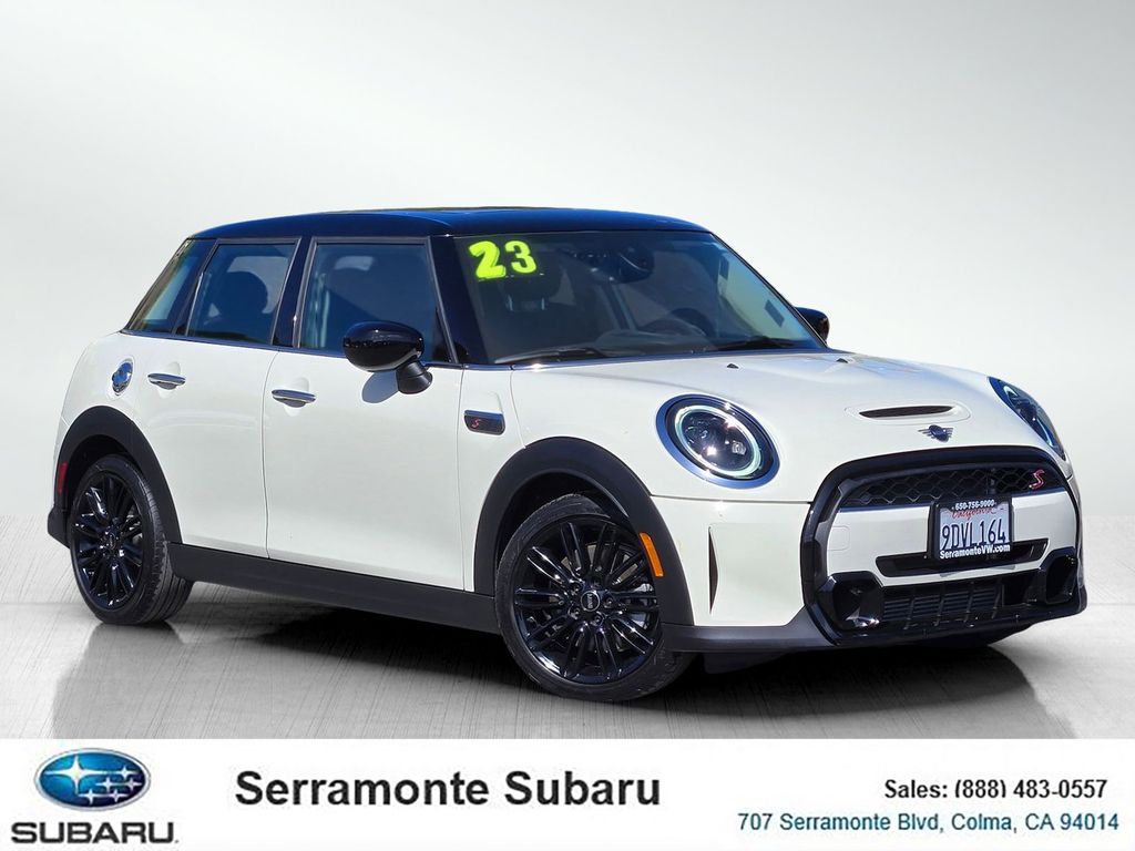 2023 MINI Hardtop Cooper S's photo