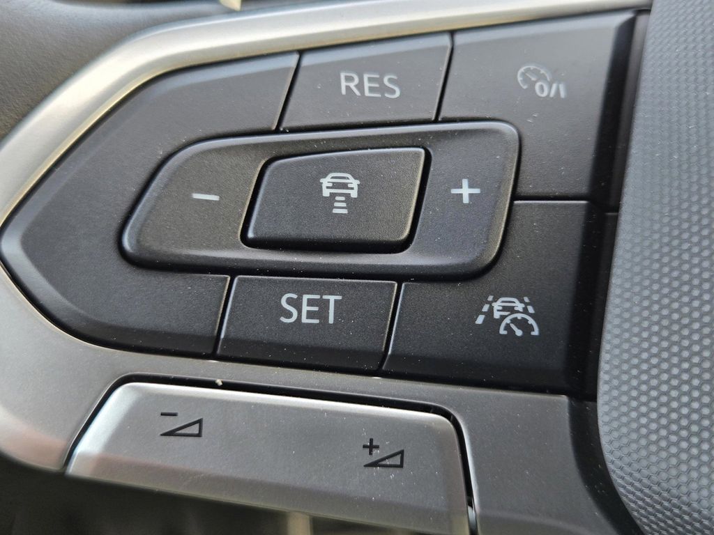 2024 Volkswagen Jetta Sport - Photo 18