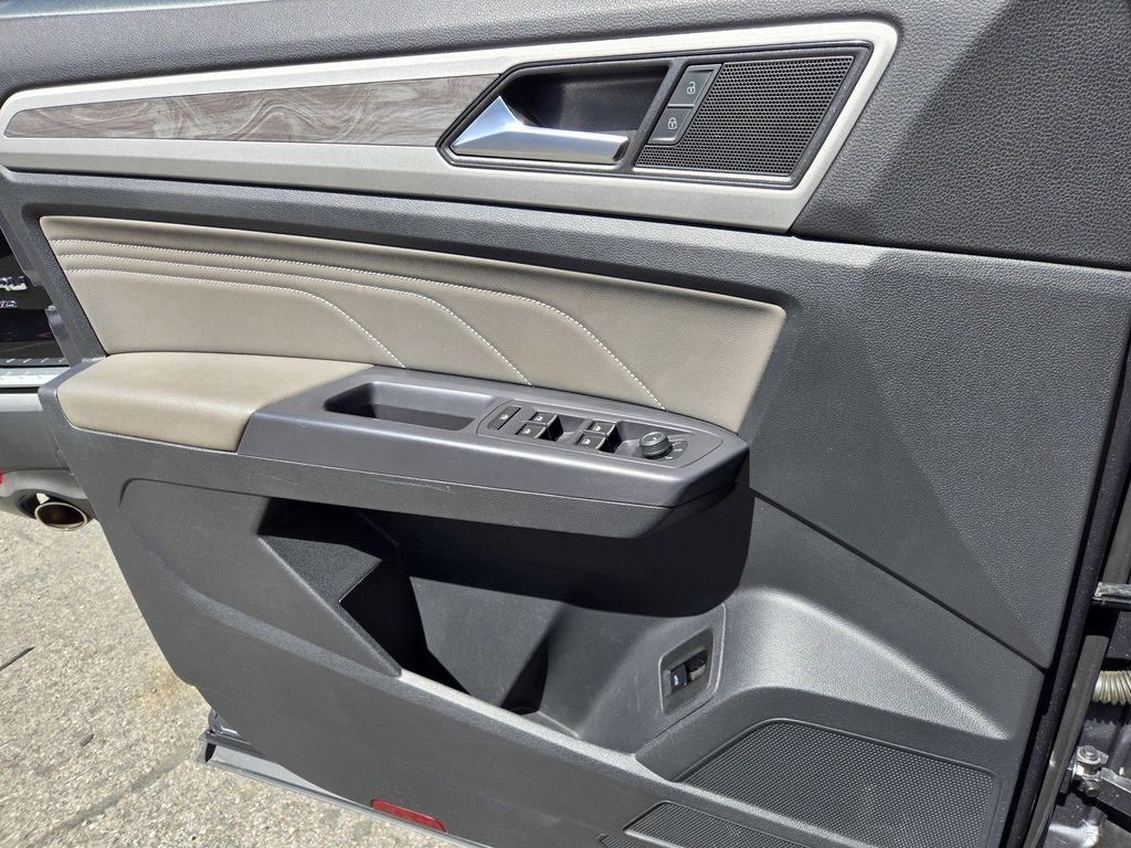 2021 Volkswagen Atlas Cross Sport SE - Photo 25