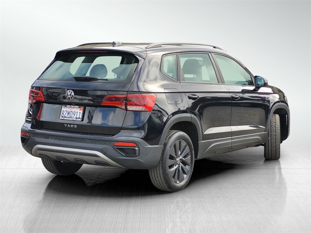 2022 Volkswagen Taos S photo 2