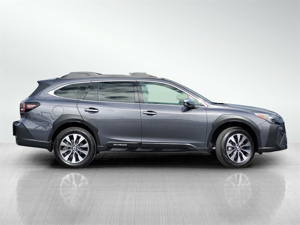 2024 Subaru Outback Touring photo 2