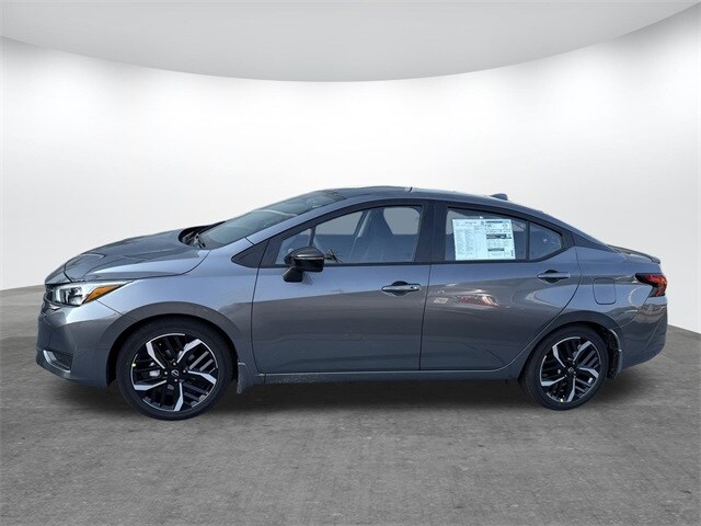 2025 Nissan Versa 1.6 SR photo 3