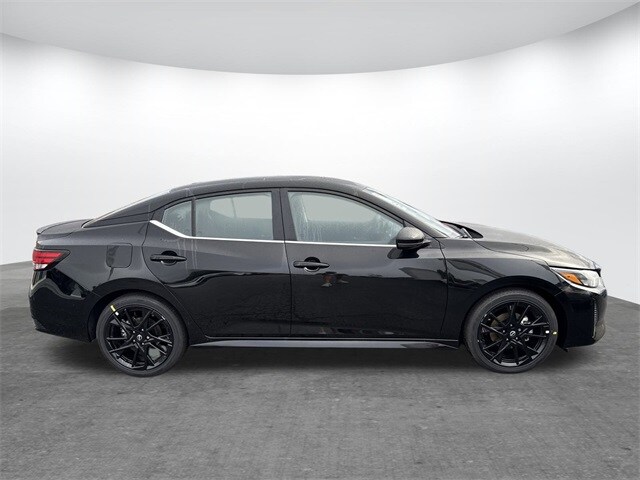 2025 Nissan Sentra SR photo 3