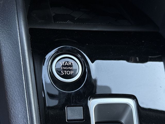 2025 Nissan Versa Sedan SR - Photo 20
