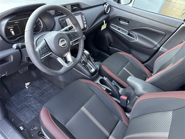 2025 Nissan Versa 1.6 SR photo 4