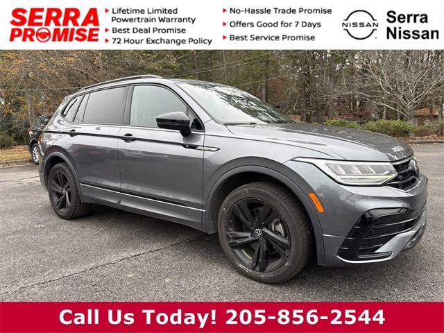 2023 Volkswagen Tiguan SE R-LINE BLACK's photo