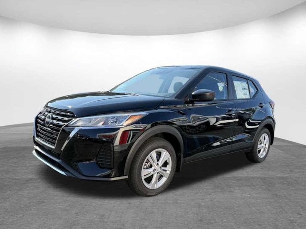 New 2025 Nissan Kicks Play S SUV