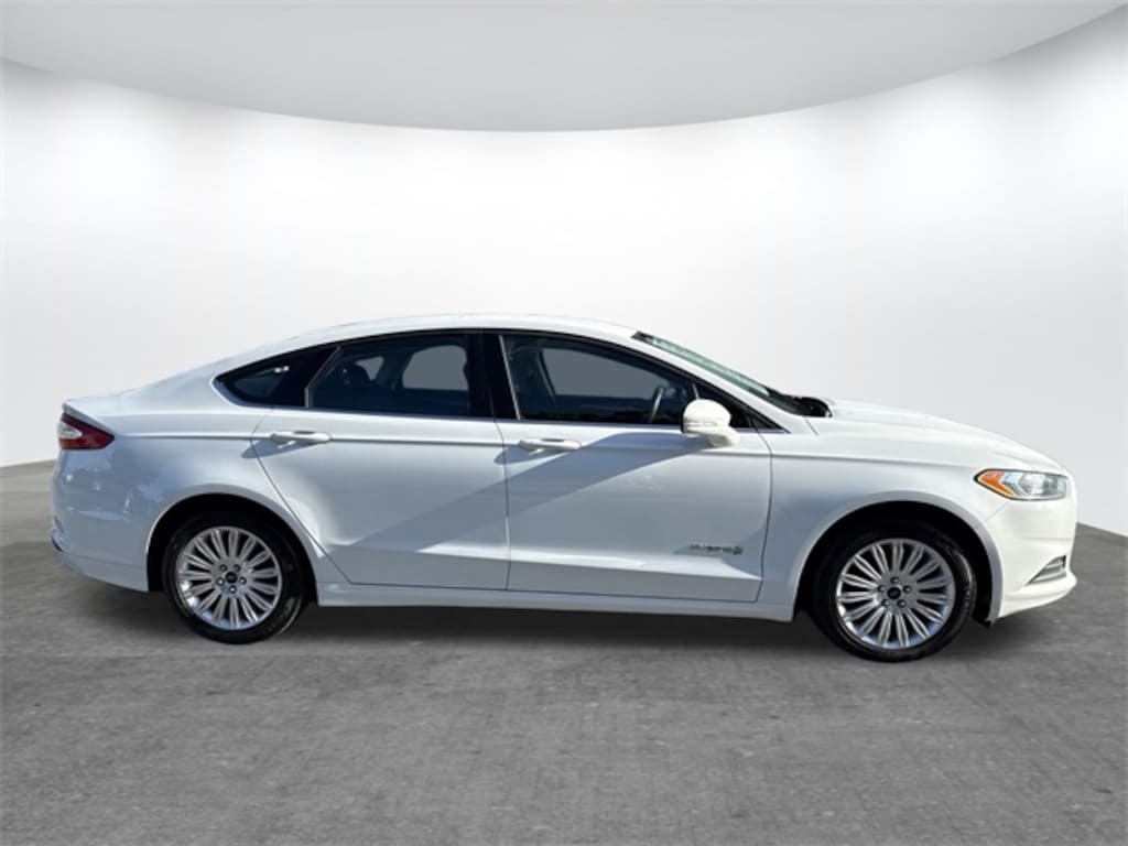 Used 2014 Ford Fusion Hybrid SE Sedan