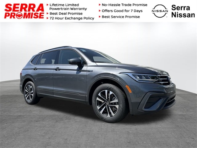 2023 Volkswagen Tiguan S's photo