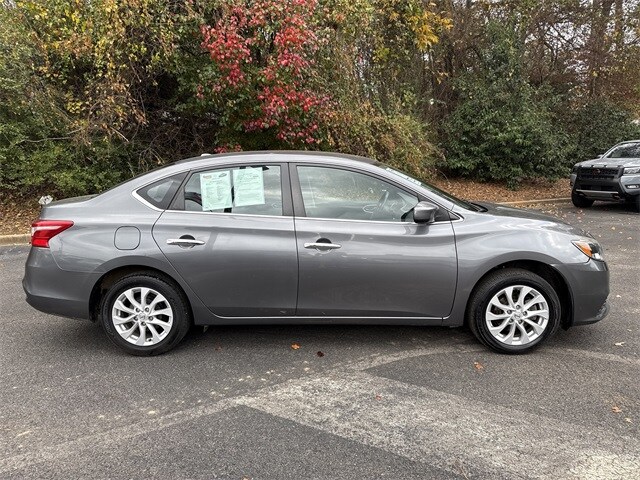 2019 Nissan Sentra SV photo 3