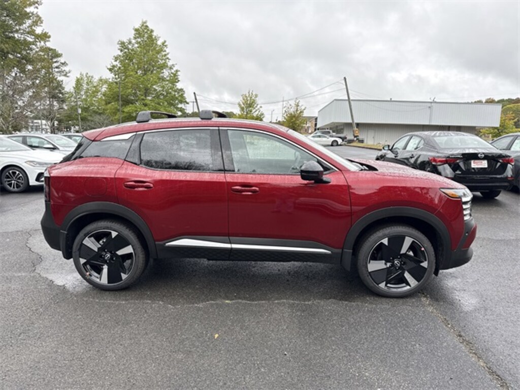 New 2026 Nissan Kicks SR SUV