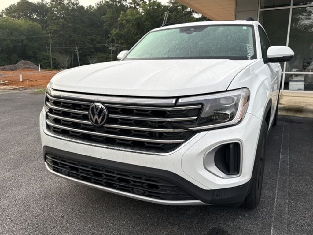 Used 2024 Volkswagen Atlas 2.0T SE w/Technology SUV