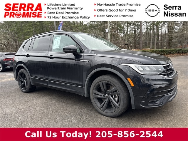 2023 Volkswagen Tiguan SE R-LINE BLACK's photo