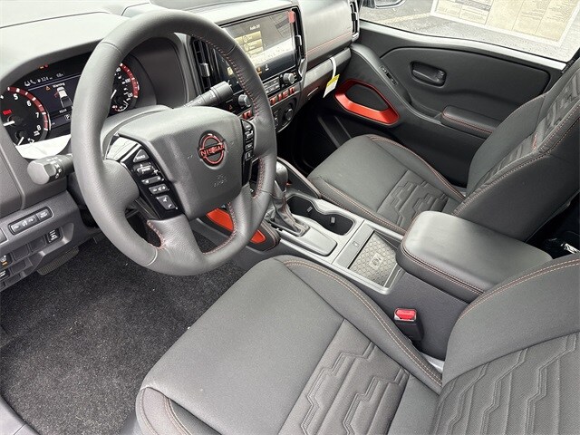 2026 Nissan Frontier PRO-X photo 4