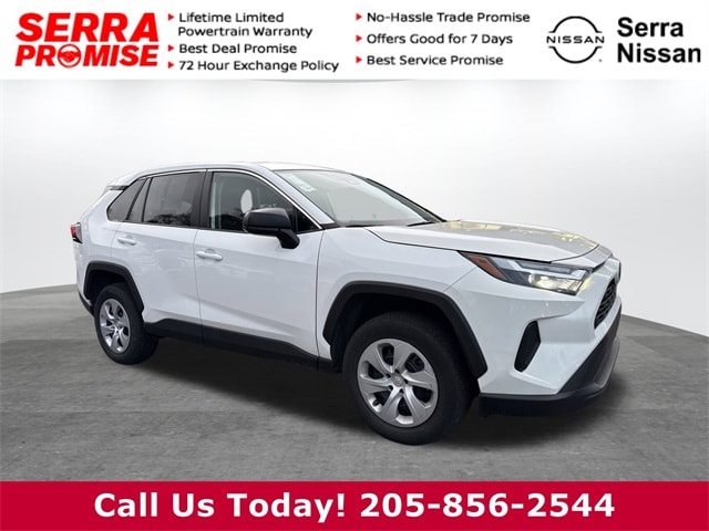 2024 Toyota RAV4 LE's photo