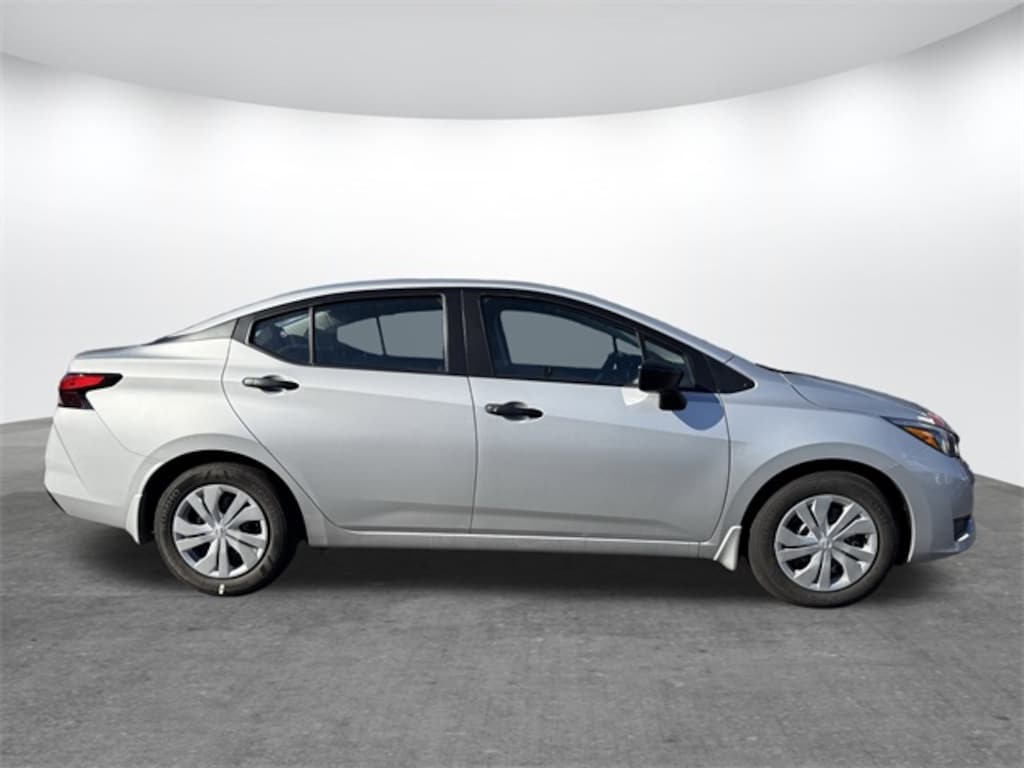 New 2025 Nissan Versa 1.6 S Sedan