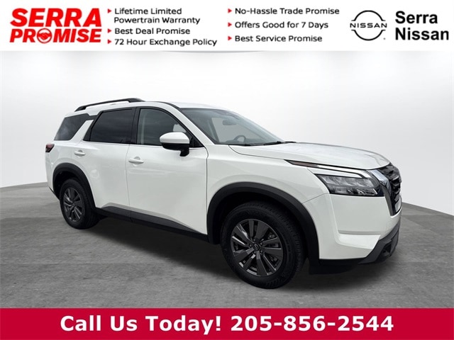 2025 Nissan Pathfinder SV's photo