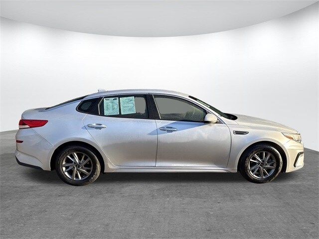 2019 Kia Optima LX photo 3