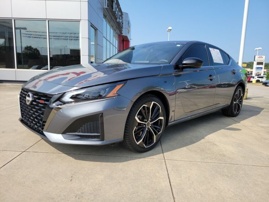 Used 2025 Nissan Altima SR Sedan