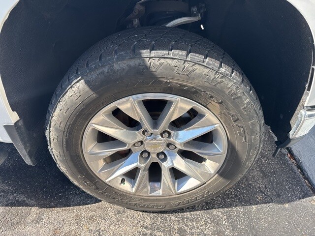 2019 Chevrolet Silverado 1500 LTZ photo 3