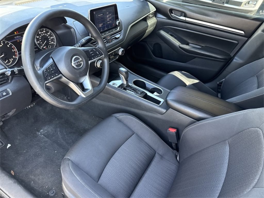 Used 2022 Nissan Altima 2.5 SV Sedan