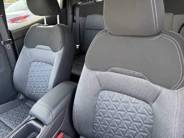 2025 Nissan Kicks SV AWD - Photo 6
