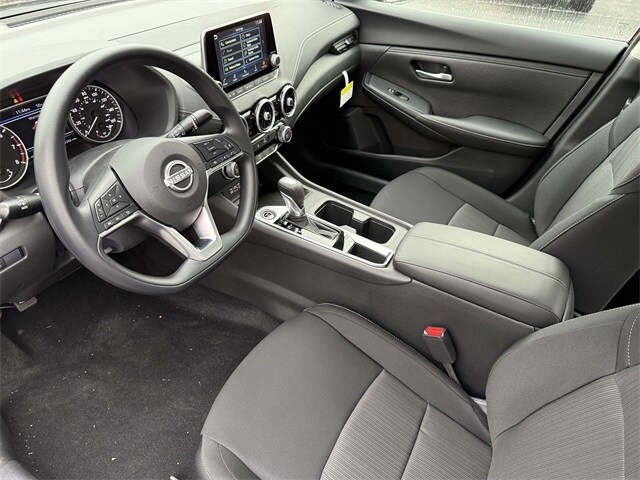 2025 Nissan Sentra SV photo 4