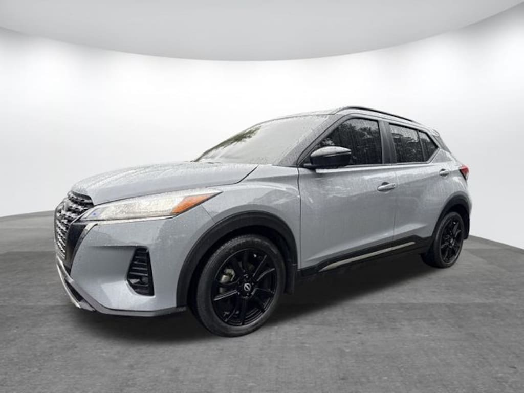 Used 2024 Nissan Kicks SR SUV