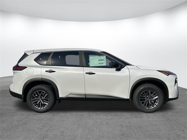 2026 Nissan Rogue S photo 3