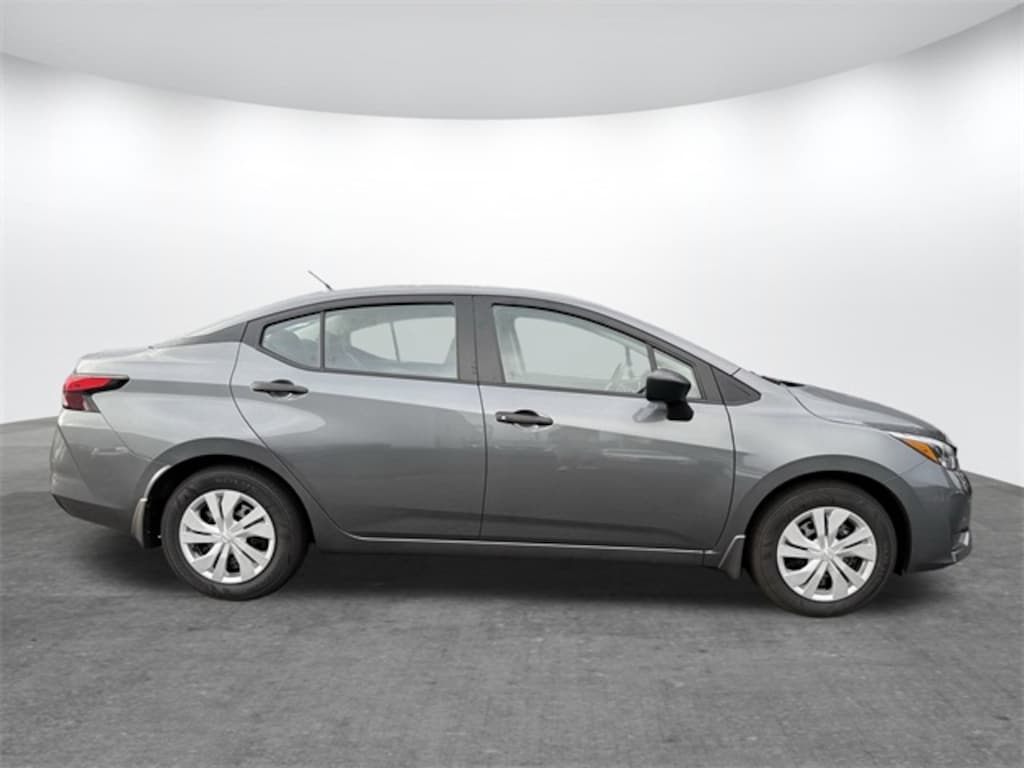 New 2025 Nissan Versa 1.6 S Sedan