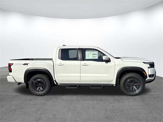 2026 Nissan Frontier PRO-4X photo 3
