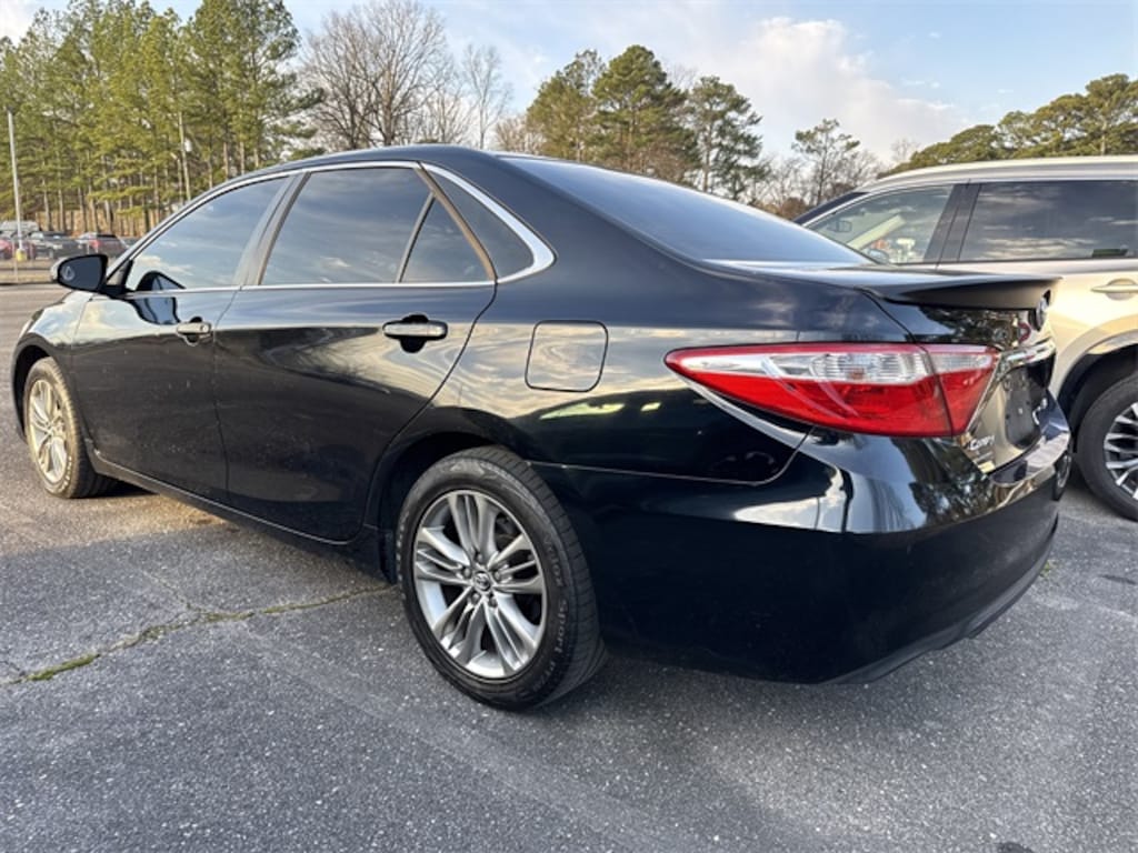 Used 2016 Toyota Camry Sedan