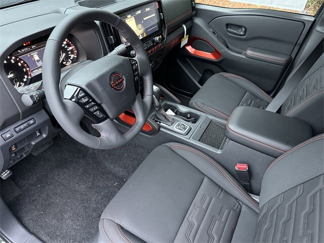 2026 Nissan Frontier PRO-4X photo 4