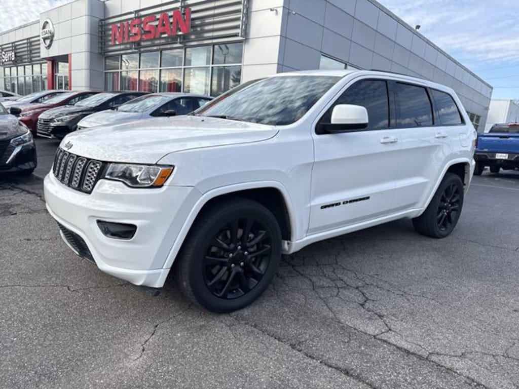 Used 2021 Jeep Grand Cherokee Laredo SUV