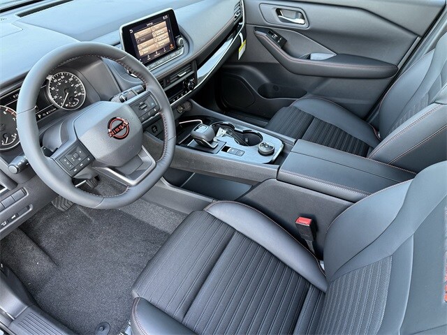 2026 Nissan Rogue SV photo 4